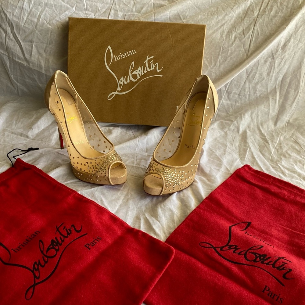 AUTH Christian Louboutin